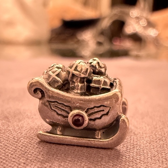 Pandora Santa Sleigh with Gifts 🎁​​​